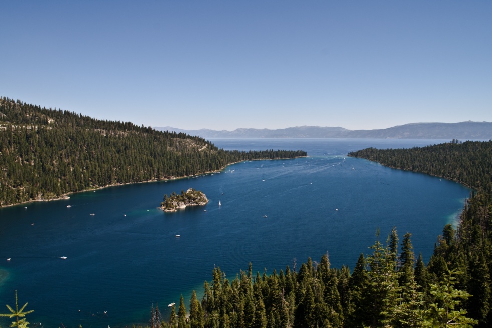 Szmaragdowa zatoka jeziora Tahoe / Emerald bay of Lake Tahoe
